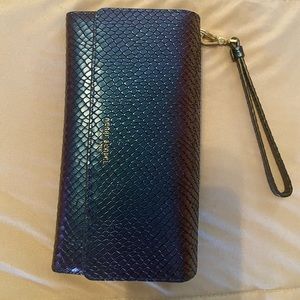 I’m selling a clutches